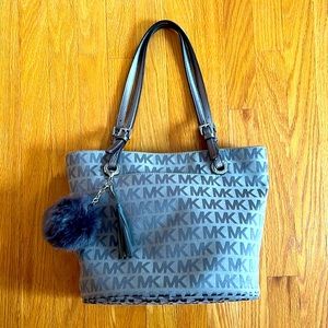 Michael Kors grey tote medium - like new